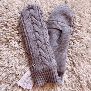 Lululemon Show Me The Sherpa Mittens
